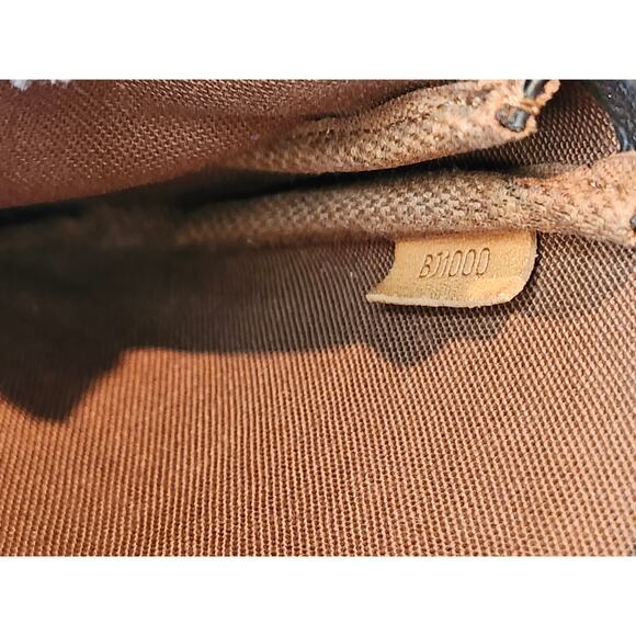 Louis Vuitton Monogram Pochette Accessoires Brown Shoulder Bag Y2K Style - Picture 13 of 15